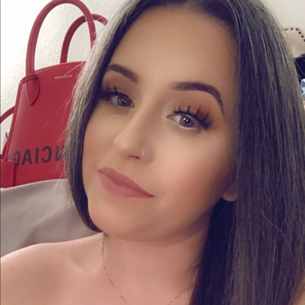 Meet your Posher, Tiana